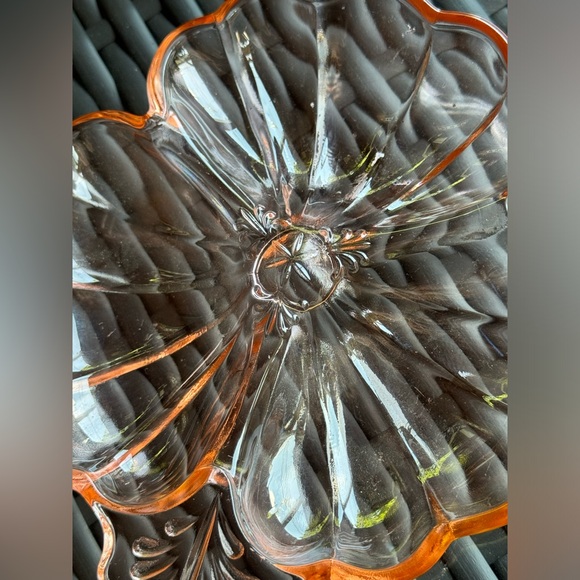 Vintage 1930s Jeannette Iridescent Carnival Glass, 3 leaf Clover Dish - Picture 4 of 9